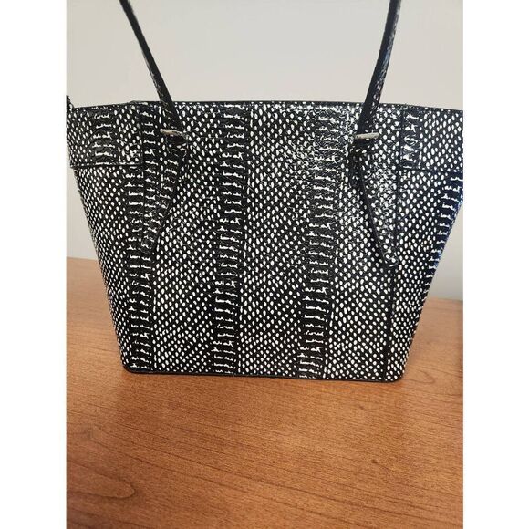 Guess Black-White Embossed Reptile Print Tote Bag (R) - Picture 3 of 10